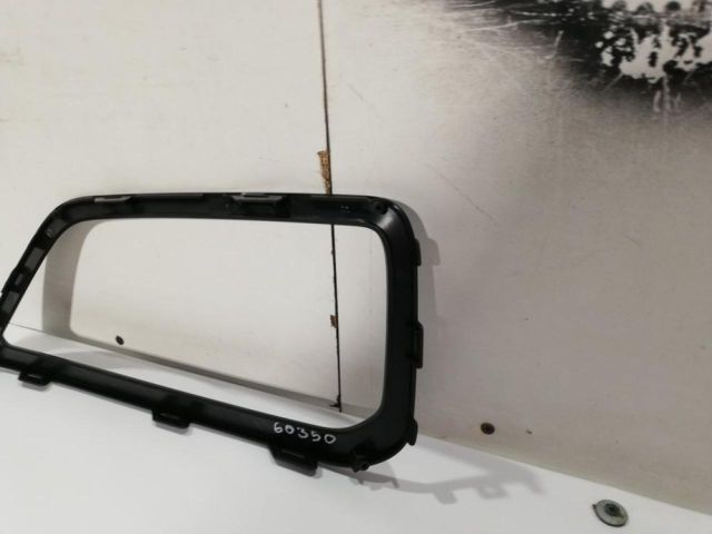 bontott HYUNDAI KONA Jobb Fényszóró Bajusz Díszléc