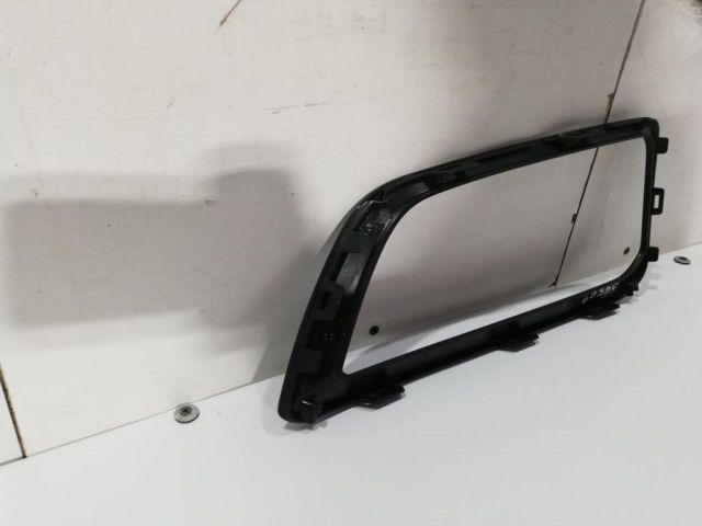 bontott HYUNDAI KONA Jobb Fényszóró Bajusz Díszléc