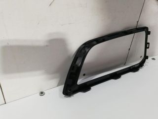 bontott HYUNDAI KONA Jobb Fényszóró Bajusz Díszléc