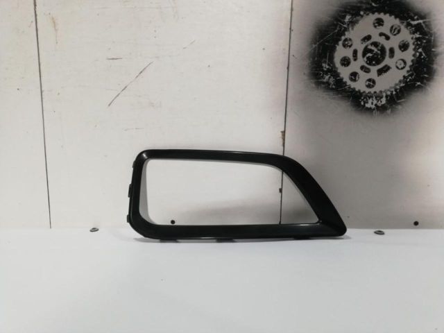 bontott HYUNDAI KONA Jobb Fényszóró Bajusz Díszléc