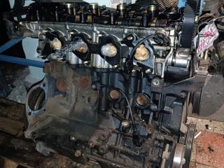 bontott HYUNDAI LANTRA Hengerfej