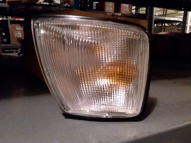 bontott HYUNDAI LANTRA Jobb első Irányjelző