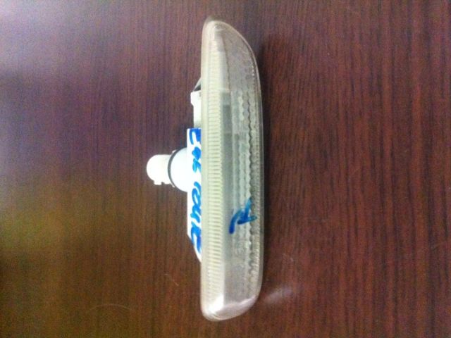 bontott HYUNDAI LANTRA Jobb első Sárvédő Irányjelző