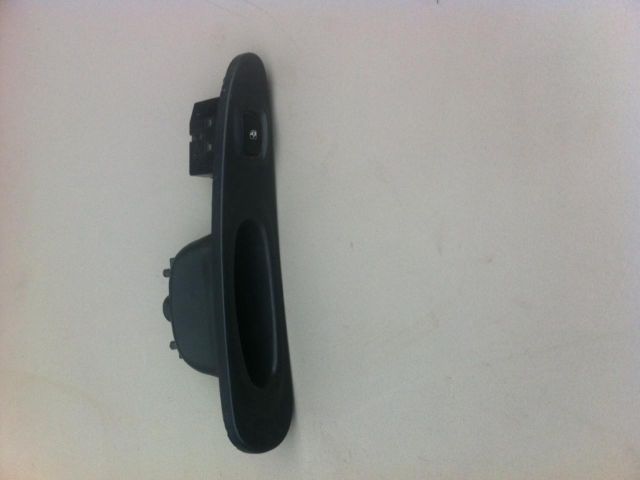 bontott HYUNDAI LANTRA Jobb hátsó Ablakemelő Kapcsoló