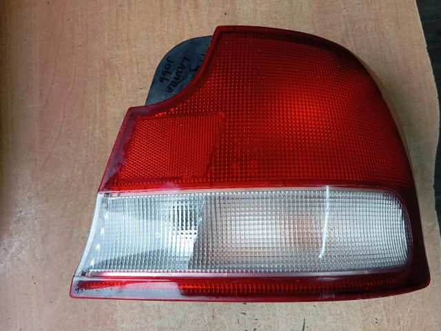 bontott HYUNDAI LANTRA Jobb Hátsó Lámpa