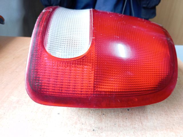 bontott HYUNDAI LANTRA Jobb Hátsó Lámpa