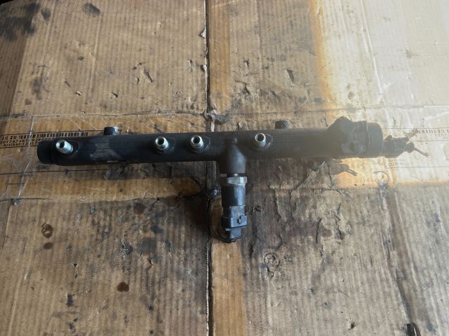 bontott HYUNDAI MATRIX Közösnyomócső