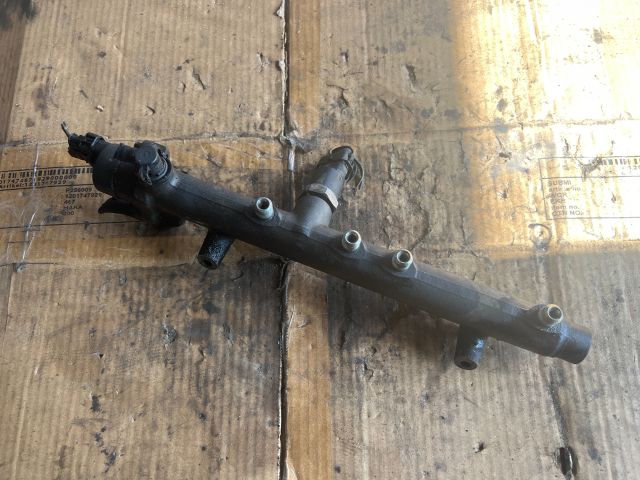 bontott HYUNDAI MATRIX Közösnyomócső