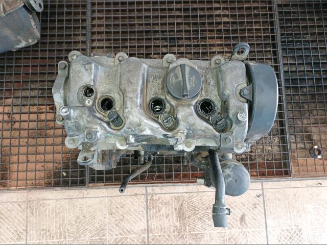 bontott HYUNDAI MATRIX Motor (Fűzött blokk hengerfejjel)