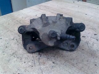 bontott HYUNDAI MATRIX Jobb első Féknyereg Munkahengerrel