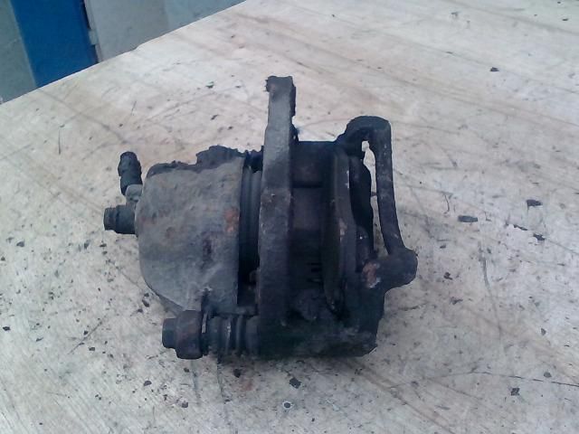 bontott HYUNDAI MATRIX Jobb első Féknyereg Munkahengerrel