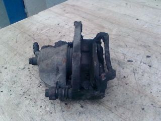 bontott HYUNDAI MATRIX Jobb első Féknyereg Munkahengerrel