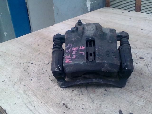 bontott HYUNDAI MATRIX Jobb első Féknyereg Munkahengerrel