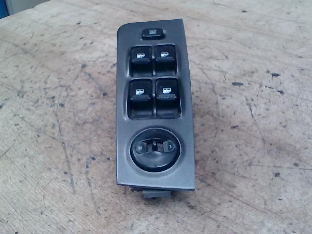 bontott HYUNDAI MATRIX Bal első Ablakemelő Kapcsoló