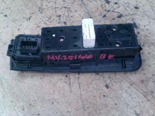 bontott HYUNDAI MATRIX Bal első Ablakemelő Kapcsoló