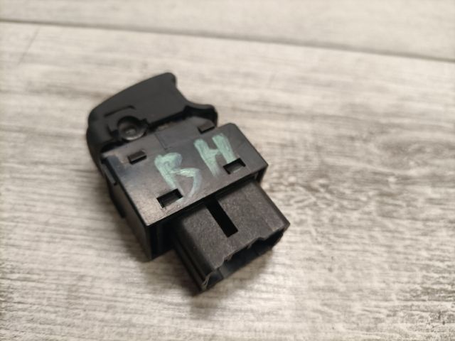 bontott HYUNDAI MATRIX Bal hátsó Ablakemelő Kapcsoló