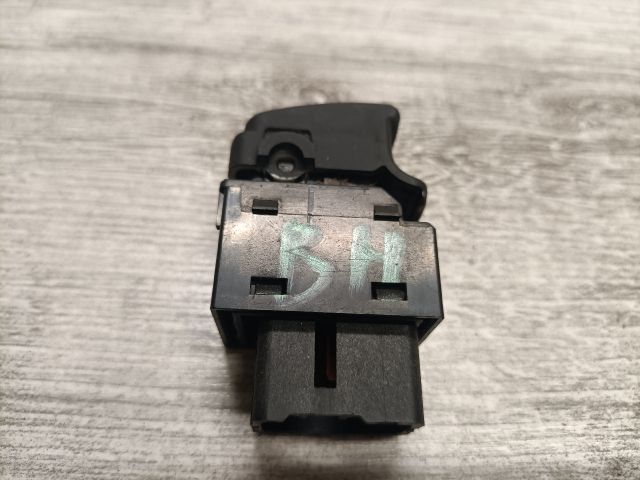 bontott HYUNDAI MATRIX Bal hátsó Ablakemelő Kapcsoló