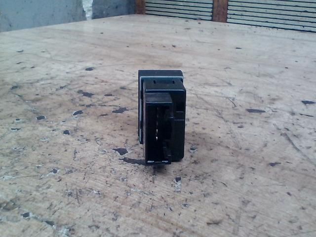 bontott HYUNDAI MATRIX Fényszórómagasság Állító Kapcsoló