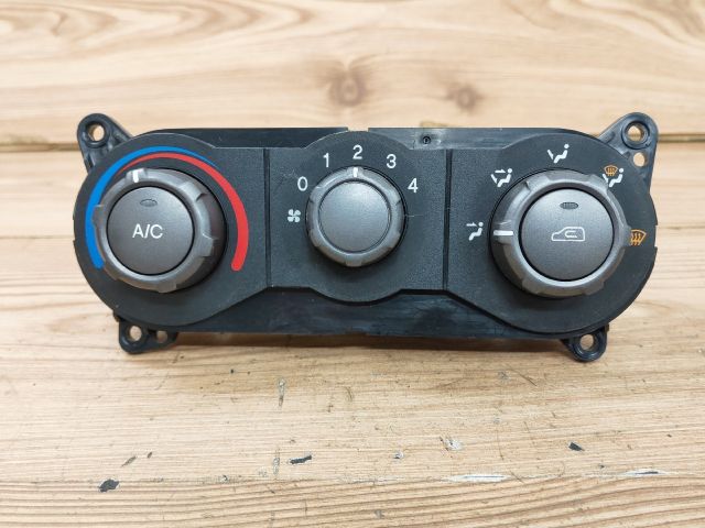 bontott HYUNDAI MATRIX Fűtéskapcsoló (manuális klímás)