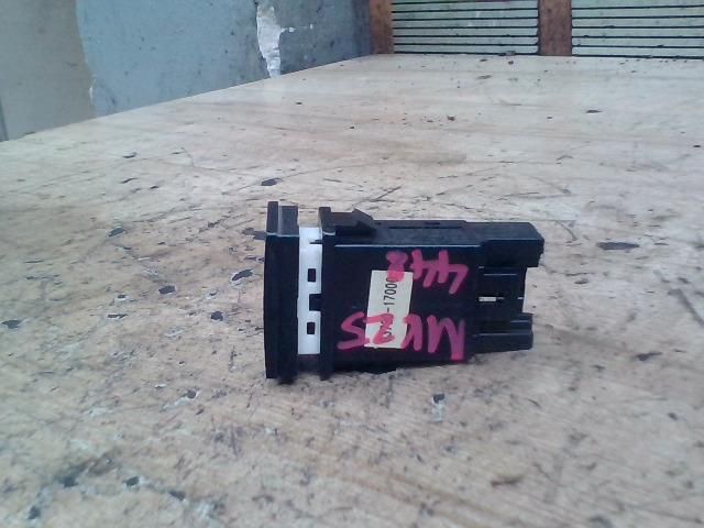 bontott HYUNDAI MATRIX Hátsó Ködzárófény Kapcsoló