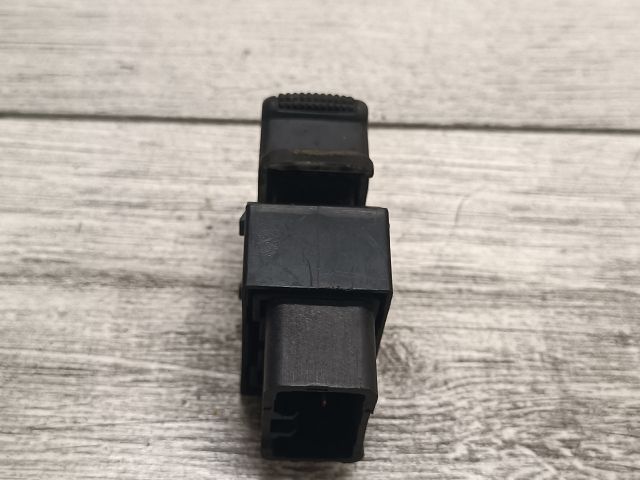 bontott HYUNDAI MATRIX Jobb első Ablakemelő Kapcsoló