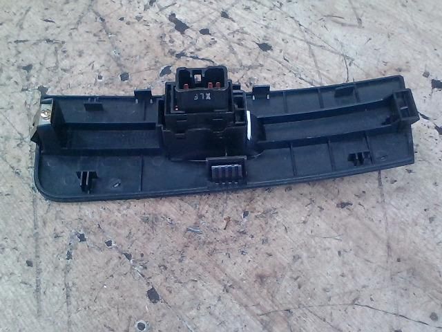 bontott HYUNDAI MATRIX Jobb első Ablakemelő Kapcsoló