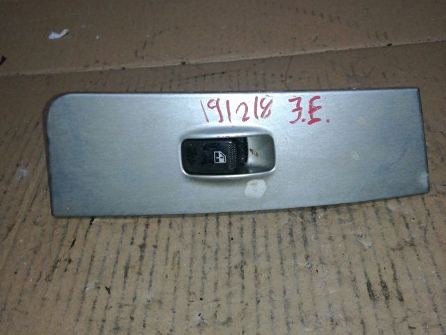 bontott HYUNDAI MATRIX Jobb első Ablakemelő Kapcsoló