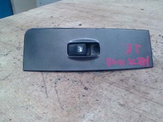 bontott HYUNDAI MATRIX Jobb első Ablakemelő Kapcsoló