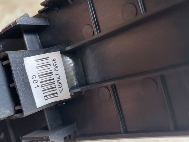 bontott HYUNDAI MATRIX Jobb első Ablakemelő Kapcsoló