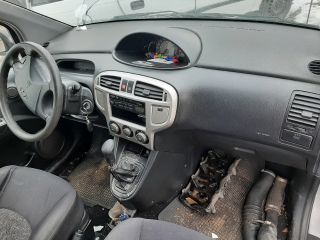 bontott HYUNDAI MATRIX Jobb első Ablakemelő Kapcsoló