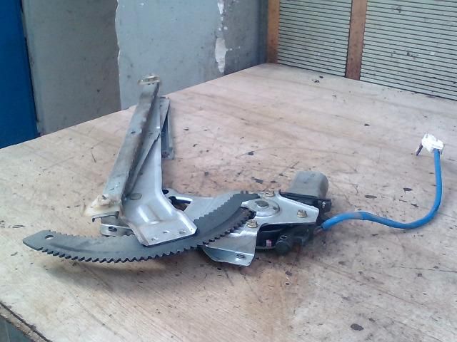 bontott HYUNDAI MATRIX Jobb első Ablakemelő Szerkezet (Elektromos)