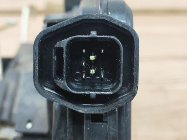 bontott HYUNDAI MATRIX Jobb első Ajtózár