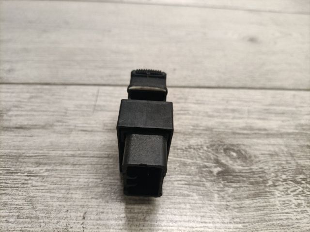 bontott HYUNDAI MATRIX Jobb hátsó Ablakemelő Kapcsoló