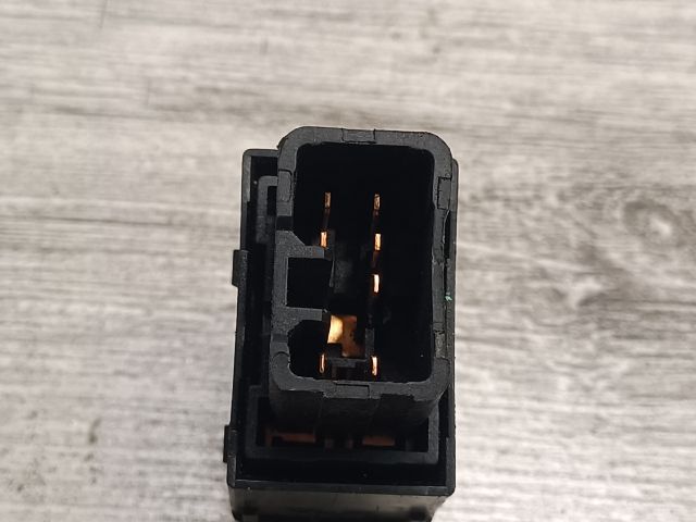 bontott HYUNDAI MATRIX Jobb hátsó Ablakemelő Kapcsoló