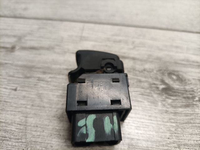 bontott HYUNDAI MATRIX Jobb hátsó Ablakemelő Kapcsoló