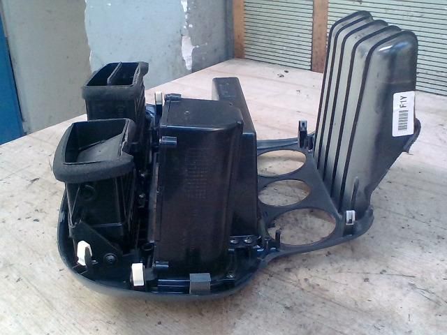 bontott HYUNDAI MATRIX Középkonzol Keret