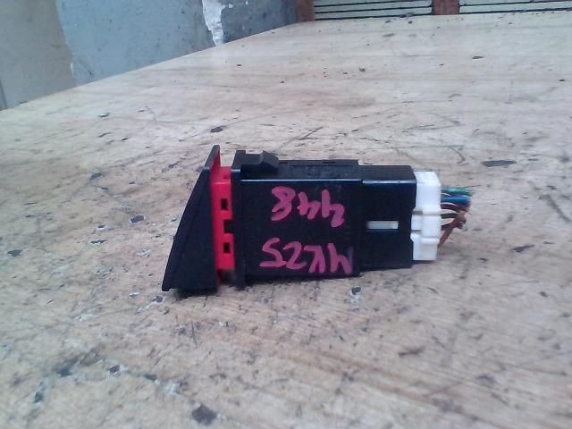 bontott HYUNDAI MATRIX Vészvillogó Kapcsoló