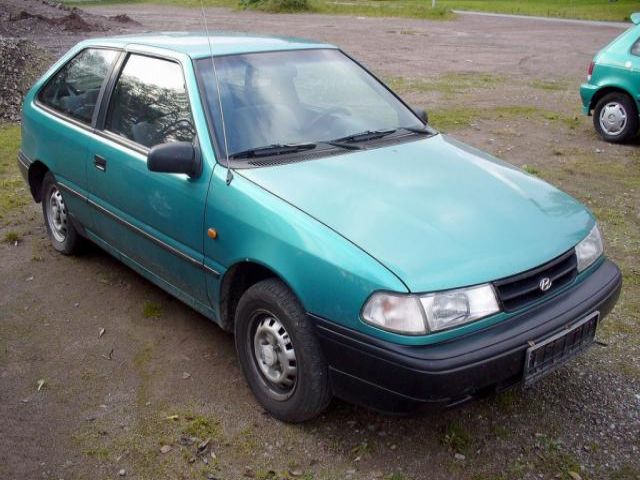 bontott HYUNDAI PONY Bal első Lengőkar