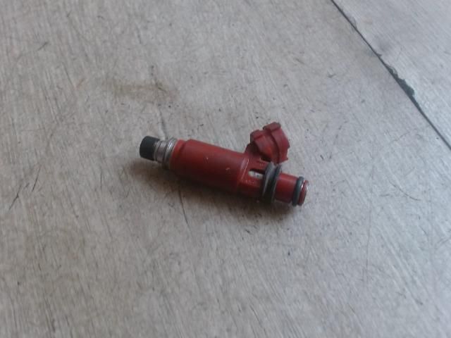 bontott HYUNDAI PONY Porlasztó (1 db)