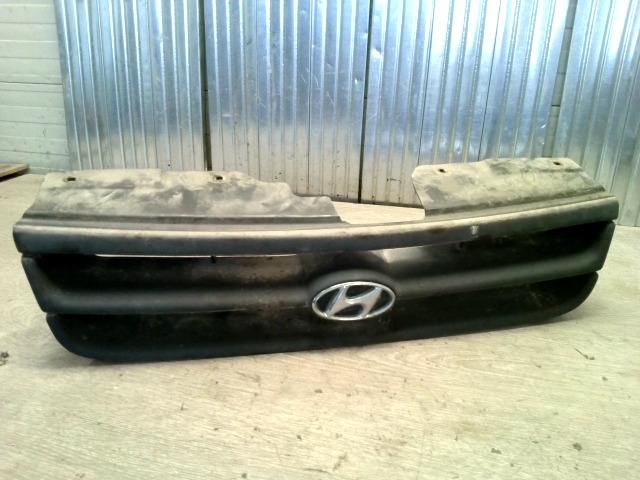 bontott HYUNDAI PONY Hűtőrács