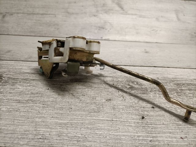 bontott HYUNDAI PONY Jobb első Ajtózár