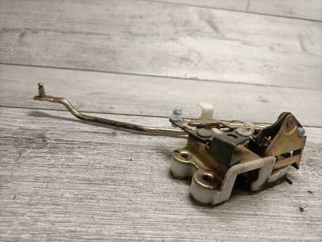 bontott HYUNDAI PONY Jobb első Ajtózár