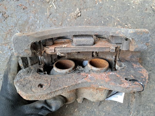 bontott HYUNDAI SANTA FÉ Jobb első Féknyereg Munkahengerrel