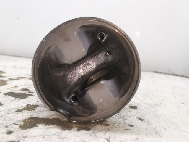 bontott HYUNDAI SANTA FÉ Dugattyú