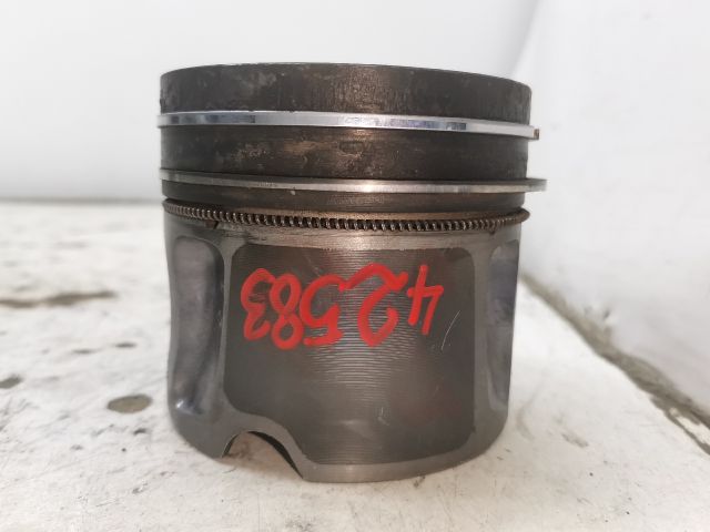 bontott HYUNDAI SANTA FÉ Dugattyú