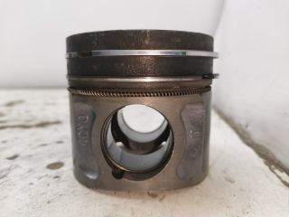 bontott HYUNDAI SANTA FÉ Dugattyú