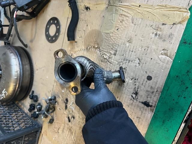 bontott HYUNDAI SANTA FÉ EGR Hűtő Cső