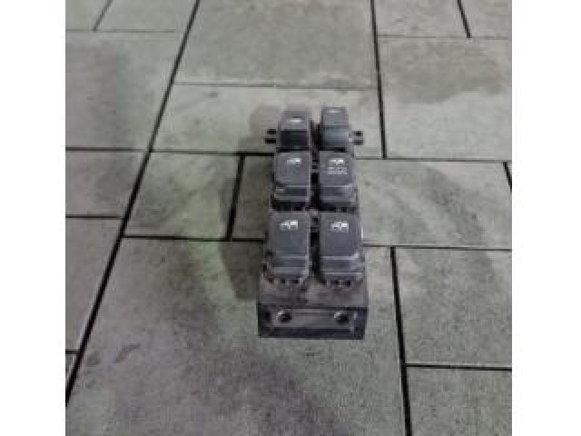 bontott HYUNDAI SANTA FÉ Ablakemelő Kapcsoló Négyes / Kettes