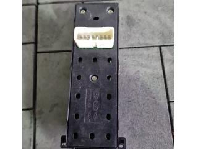 bontott HYUNDAI SANTA FÉ Ablakemelő Kapcsoló Négyes / Kettes