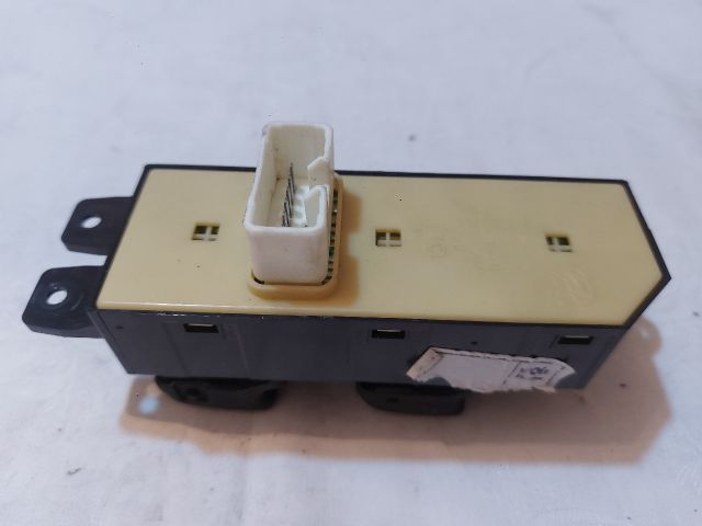 bontott HYUNDAI SANTA FÉ Ablakemelő Kapcsoló Négyes / Kettes